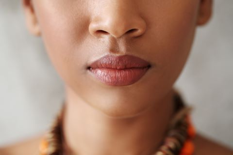 5 Rekomendasi Warna Lipstik Untuk Bibir Hitam Dan Tebal