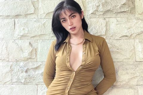 Viral! Instagram Jessica Iskandar Ramai Usai Unggah Foto Buka 4 Kancing Baju