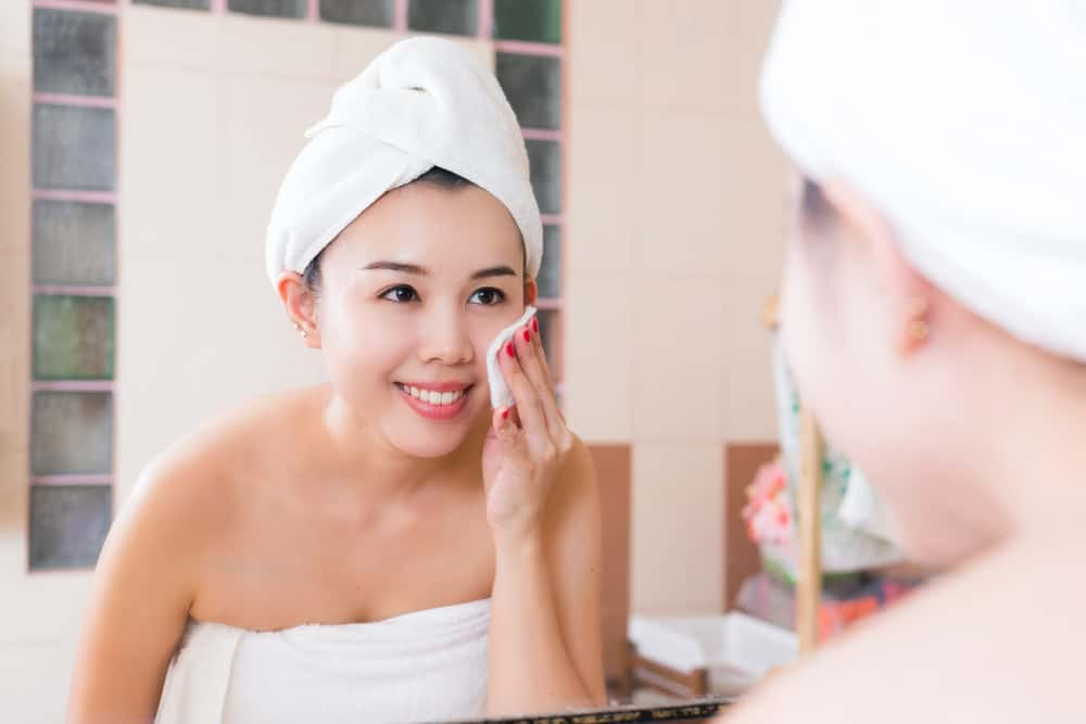 Solusi Untukmu, Ini 5 Cara Membersihkan Make Up Pada Wajah
