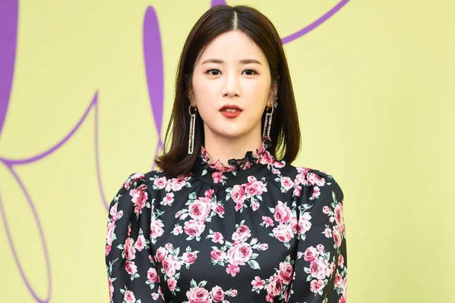 11 Lagu Apink yang Terkenal dan Ditulis oleh Park Chorong