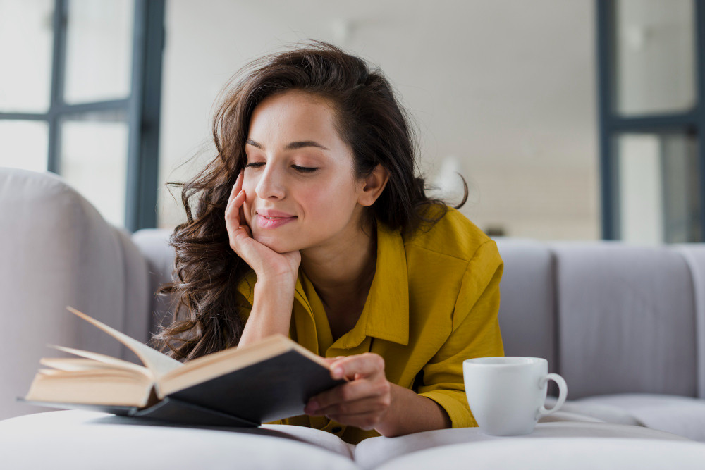Dapat Mengasah Otak, 6 Rekomendasi Genre Buku Bacaan Untuk Mengisi Waktu