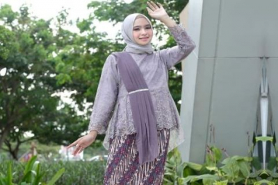 7 Referensi Model Perpaduan Kebaya Dan Batik Modern