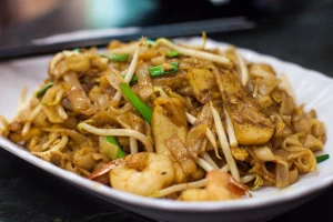 Resep Membuat Mie Kwetiau Home Made Dan Mengolahnya Menjadi Kwetiau Rebus Enak