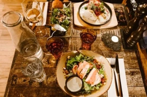 6 Makanan Khas Islandia, Dari Menu Biasa Hingga Menu Ekstrim