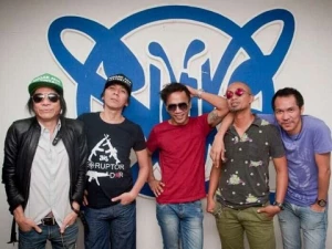 Lirik lagu dan Chord Gitar "Yang Manis" dari Slank