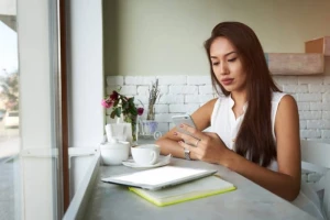 Buruk Untuk Kulit, Ini 6 Cara Merawat Kulit di Ruangan Ber-AC