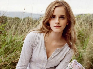 Emma Watson Akan Bertunangan dan Pensiun dari Dunia Hiburan, Benarkah?
