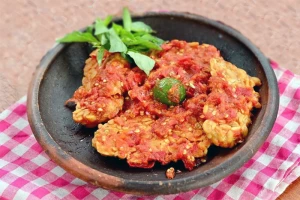 Khas Jawa Timur, Begini Resep Tempe Penyet Sambal Bawang ala Rumahan