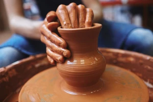 Cara Membuat Kerajinan dari Tanah Liat dengan Alat dan Langkah yang Sederhana