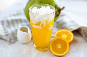 3 Rekomendasi Resep Sederhana Membuat Es Kelapa Jeruk Segar