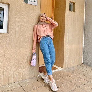 7 Inspirasi OOTD Hoodie untuk Hijabers, Stylish!