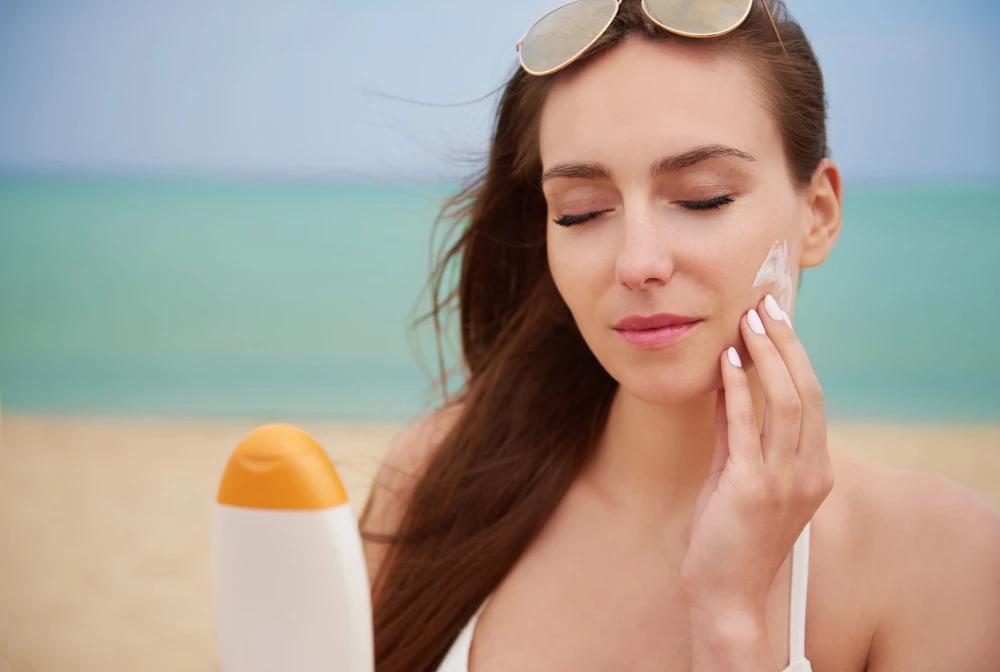 6 Cara Reapply Sunscreen, Lindungi Kulit Dari Sinar Uv Secara Maksimal