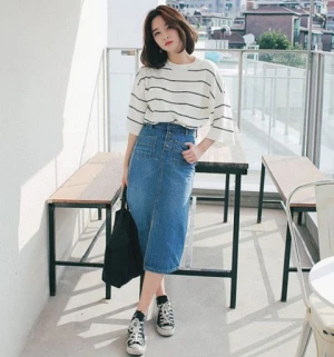 7 Mix and Match Rok Jeans Panjang Untuk Kamu yang Ingin Tampil Stylish