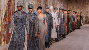 Haute Couture Dior Autumn-Winter 2021-2022, Pameran Fashion Karya Maria Grazia Chuiri