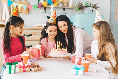 Bukan Hanya Mainan, Ini 7 Ide Hadiah Ulang Tahun Anak Yang Bermanfaat