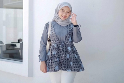 5 Model Atasan Batik Wanita Muslimah, Anti Ketinggalan Zaman