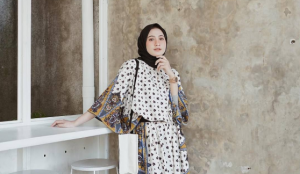 Kemeja Hingga Blazer, 5 Model Baju Batik Kerja Wanita Berhijab Yang Stylish