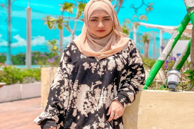 5 Inspirasi Gaya Busana Ala Nathalie Holscher, Istri Sule yang Menawan