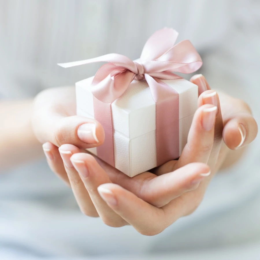 Hal-hal yang Perlu Diperhatikan Saat Hendak Memberi Hadiah Pernikahan