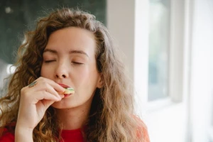 Penting! Kenali Gejala, Penyebab, dan Cara Mengatasi Bulimia